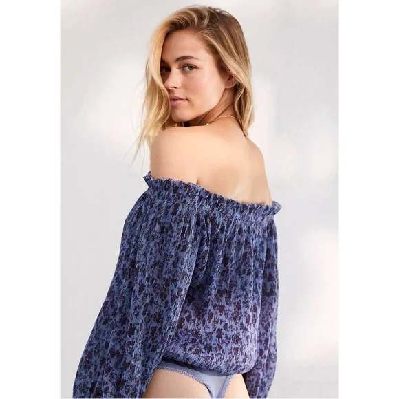 Free People Pretty Petal Off-Shoulder Blue Patterned Bodysuit NWT SZ M - Picture 3 of 15